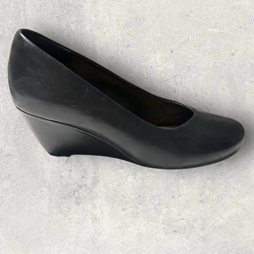 Clarks Artisan Women's Black Leather Slip On Wedge Heel SZ/5M